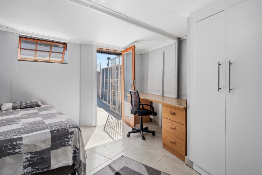 To Let 9 Bedroom Property for Rent in Observatory Western Cape